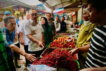 Menko Zulkifli Hasan Ingatkan Potensi Kenaikan Harga Cabai 