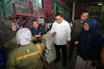 Satgas Sapu Bersih Tinjau Gudang Beras dan RPH