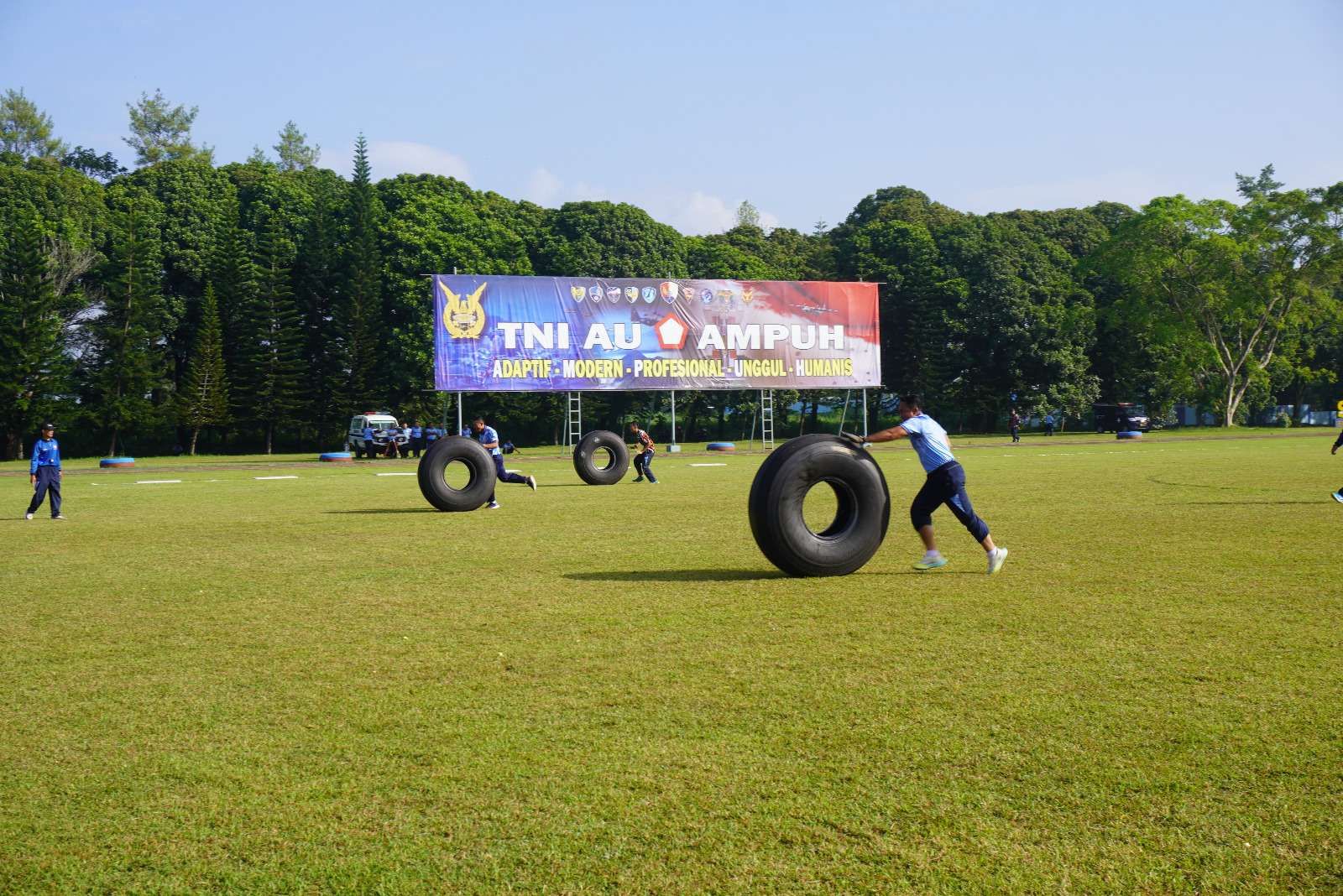 Lomba Dorong Ban Herkules di Lanud Abd Saleh - RRI.co.id