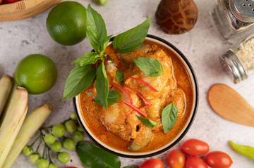 Ayam Woku: Kuliner Pedas Nusantara yang Menggoda