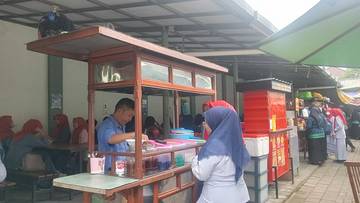 Berjualan Es Degan demi Bertahan Hidup 