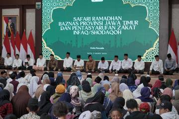 Baznas Salurkan ZIS pada 500 Anak Yatim saat Safari Ramadan