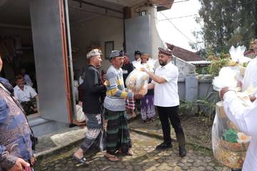 Pemkot Batu Bagikan Bingkisan Hari Raya Nyepi untuk Umat Hindu
