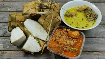Jangan Kaget! Warga Malang Tidak Masak Ketupat Di Hari - H Lebaran