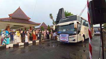 Sebanyak 752 CJH Asal Kabupaten Blitar Berangkat ke Tanah Suci