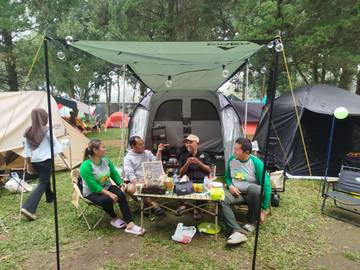 K3I Gelar Kemah Keluarga di Kebun Teh Lawang