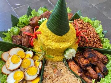 Usaha Catering Tumpeng di Malang Makin Diminati