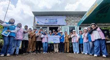 Warga Kromengan Terima Pemasangan Listrik Gratis dari PLN