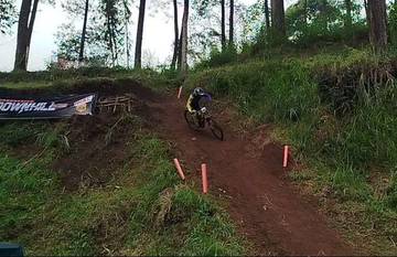 Bukit Klemuk Penentu Juara Indonesian Downhill 2025