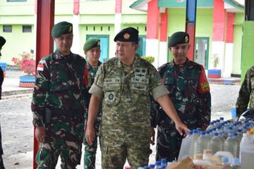 Satgas Pamtas Terima Kunjungan Tim Ditjen Strahan Kemhan