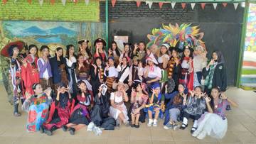 Komunitas Cosplay Malang Serbu Kampung Warna Warni Jodipan