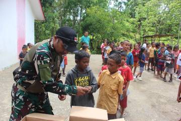 Satgas Pamtas Yonarhanud 2 Upaya Cerdaskan Anak Perbatasan