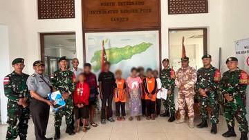 Satgas Pamtas Yonarhanud 2 Kostrad Deportasi Delapan WNA