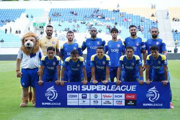 Arema FC Menang Dramatis 2-1 atas Persik Kediri