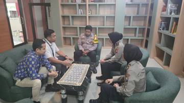 Dampingi Keluarga Korban Kanjuruhan Lewat Program “Polisi Penolongku”