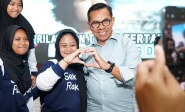 Nurochman Semangati Sekolah Rakyat Menengah Pertama 14 Batu