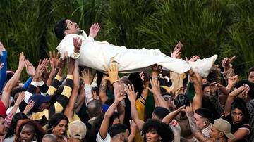 Bad Bunny Cetak Sejarah di Super Bowl 2026