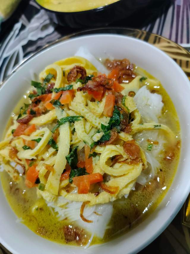 Lezatnya Soto Kampung Legendaris Acil Nora di Malinau