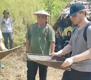Mahasiswa Sydney dan UGM Pelajari Kehidupan Masyarakat Desa Wisata Setulang