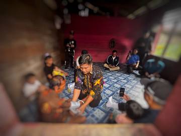 Lelaki Sepuh, Sebelas Anak, dan Secercah Harapan