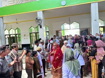 Busana Meriah Jamaah Haji Wanita Jadi Perhatian 