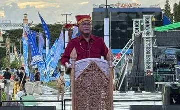 Irau, KKBM Tari, Gandrang, dan Siri’ Na Pacce