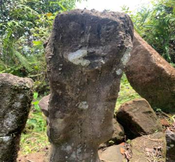 ‎Cagar Budaya Batu Tegak Long Sungan Kayan Selatan