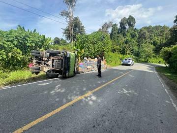 ‎Kronologi Kecelakaan Truk Sembako di Turunan Desa Sesua