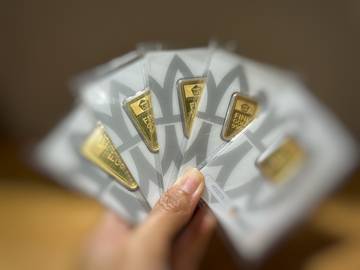 ‎Harga Emas Antam Menguat Setelah Koreksi Tipis