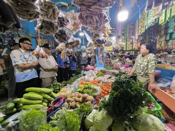 Jelang Nataru, Harga Minyak Dan Bawang Mulai Bergejolak