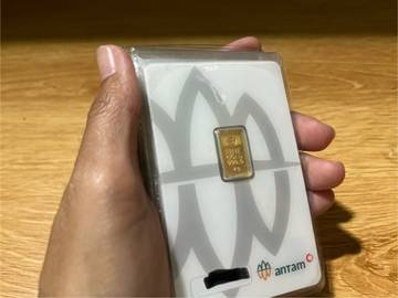 Harga Emas Antam Koreksi Usai Menguat Tiga Hari