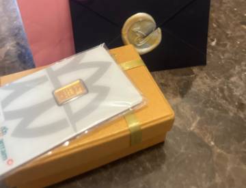 Harga Emas Antam Melesat Tajam Rp165.000 per Gram