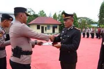 Sebanyak 17 Personel Polres Malinau Terima Penganugerahan Tanda Kehormatan