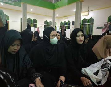 Muslimah Berdatangan Sejak Subuh Ikuti Kajian Ustazah Halimah