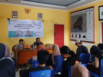 Mahasiswa KKN Unsulbar  Seminar StrategiPotensi UMKM Di Rea