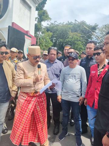 Temui Unjuk Rasa, SDK: Pemerintah Terbuka untuk Dialog dan Menindaklanjuti Isu yang Disampaikan