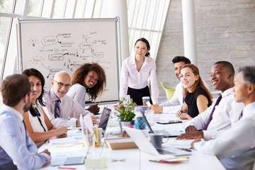 Perbedaan Rapat Formal dan Non Formal dalam Dunia Kerja
