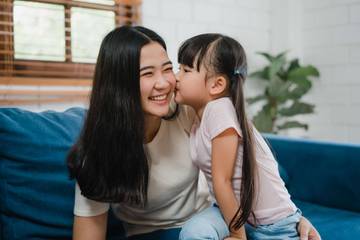 Terlalu Sering Memuji Anak Bisa Merusak Mental Anak