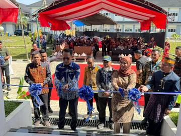 Sekda Sulbar Resmikan  Rusun SMKN Rangas 