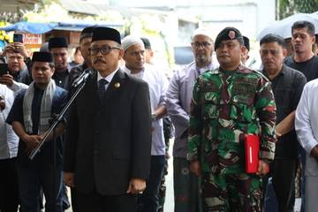 Penuh Haru, Gubernur Sulbar Pimpin Upacara Persemayaman Wagub 