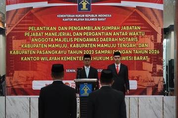 Lantik Pejabat Baru, Kakanwil Kemenkum Sulbar Harap Ada Peningkatan Kinerja 
