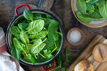 Cuma 10 Menit, Sayur Bayam Ini Bikin Nagih