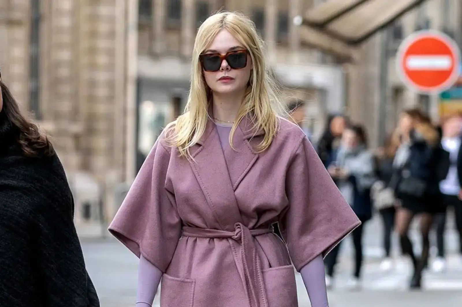 Warna Baju Yang Membuat Pemakainya Kelihatan Tua 