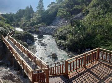 Wisata Rano Reindang Ramai Turis Tiongkok