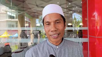 Harapan Taher dan Keluarga Mengantar Kakak Ipar Berhaji