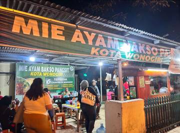 Mie Ayam Wonogiri Tikala Unggulkan Produksi Mie Sendiri