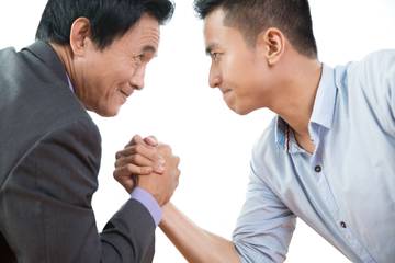  Rival bisnis menawarkan produk layanan menyasar pelanggan