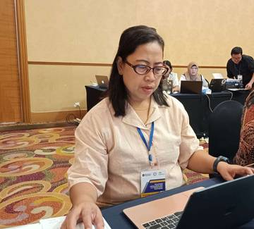 Khatarina Senang UKW di Manado 
