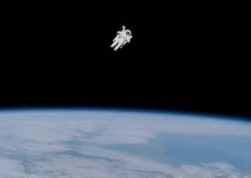  Bruce McCandless, Manusia Paling Sendiri di Luar Angkasa