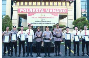 Polresta Manado Beri Penghargaan Personel Berprestasi 